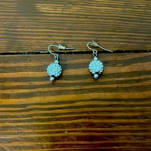 Round crystal dangling earrings